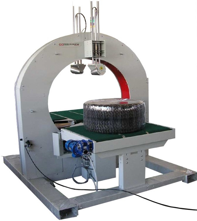 Horizontální ovinovací stroj ARO 900A - balení pneumatik